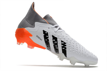 Guayo Adidas Predator Mutator